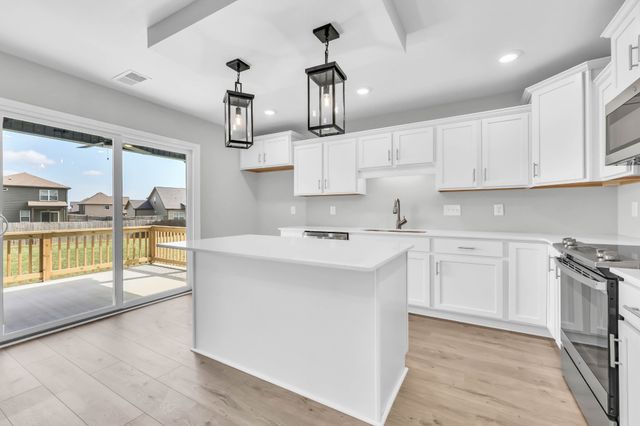 156 Leitrim Dr, Clarksville, TN 37042
