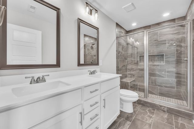 156 Leitrim Dr, Clarksville, TN 37042