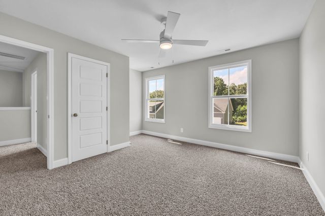 156 Leitrim Dr, Clarksville, TN 37042