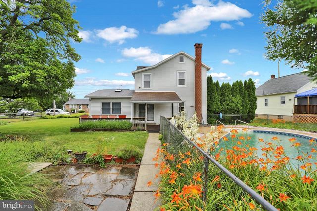 238 PENN ST, Topton, PA 19562