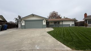 2329 Michael Circle, Hanford, CA 93230