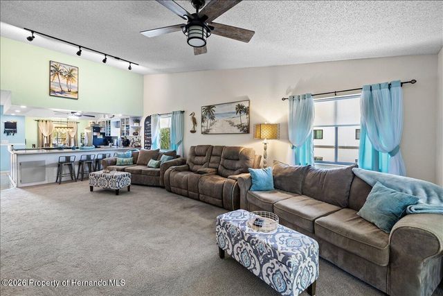 6653 River Run Boulevard, Weeki Wachee, FL 34607