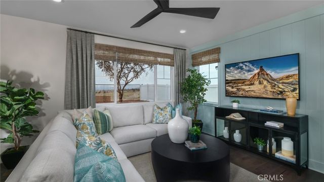 2437 Gunner Ridge Way, Rialto, CA 92377