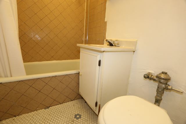 4606 N BEACON Street 1B, Chicago, IL 60640