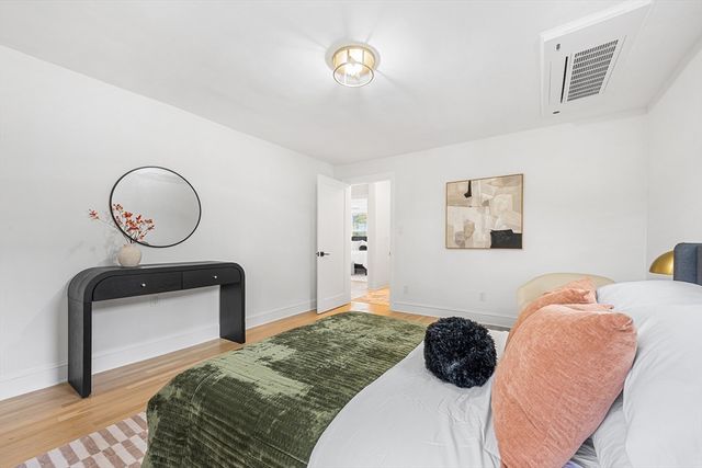 52 Park St, Boston, MA 02132