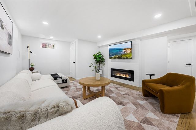 52 Park St, Boston, MA 02132