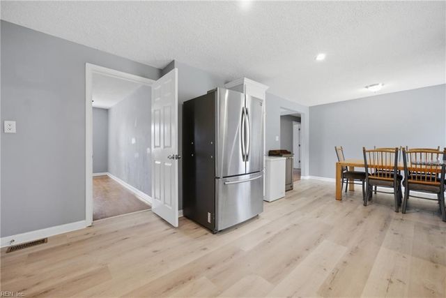 1632 Head Of River RD, Chesapeake, VA 23322