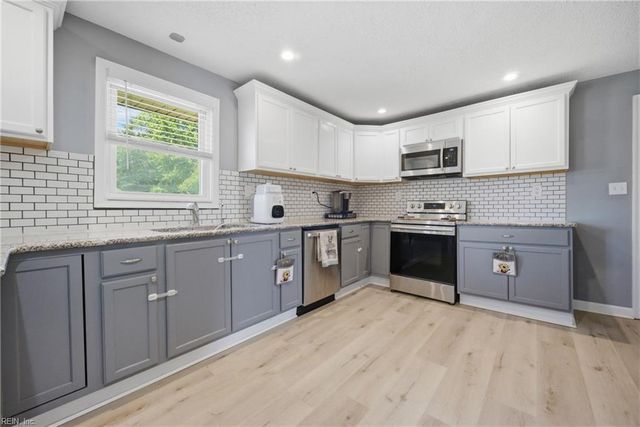 1632 Head Of River RD, Chesapeake, VA 23322
