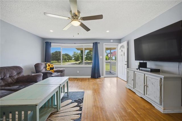 1632 Head Of River RD, Chesapeake, VA 23322
