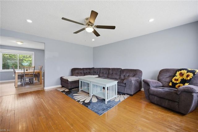 1632 Head Of River RD, Chesapeake, VA 23322