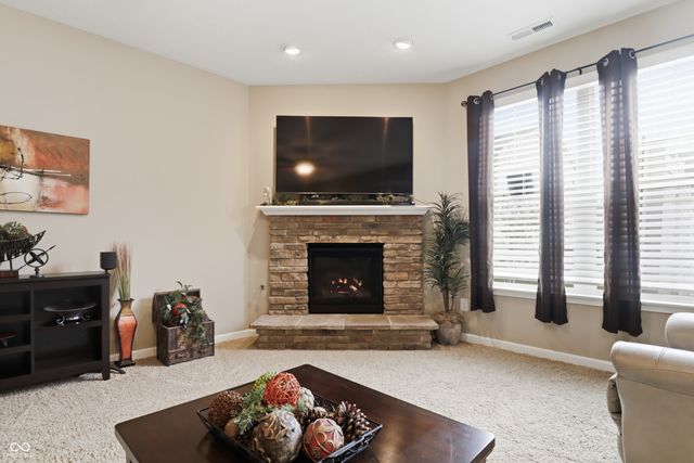 9658 Prairie Smoke Drive, Noblesville, IN 46060