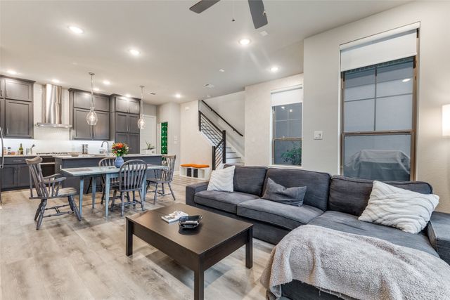 7129 Laurel Ridge, Dallas, TX 75231