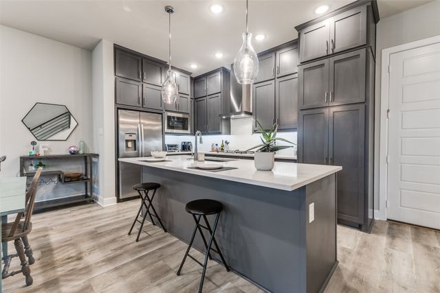 7129 Laurel Ridge, Dallas, TX 75231