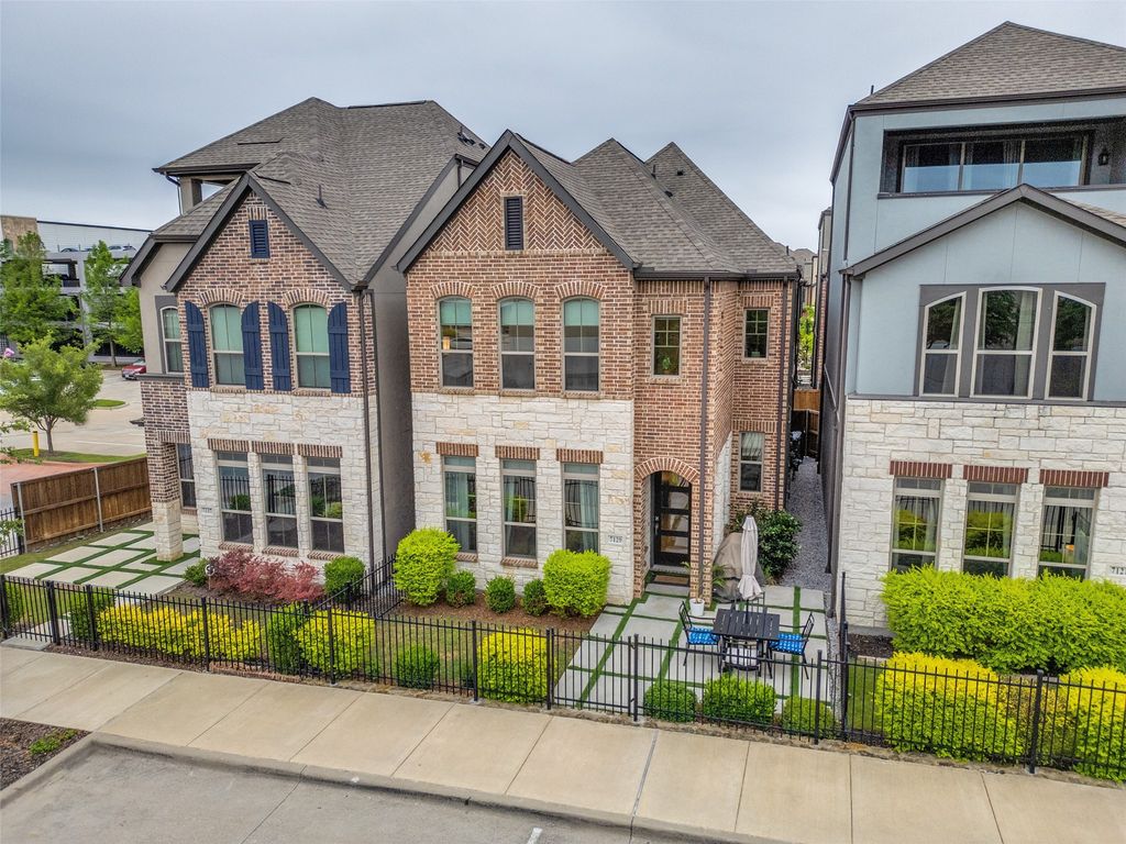 7129 Laurel Ridge, Dallas, TX 75231
