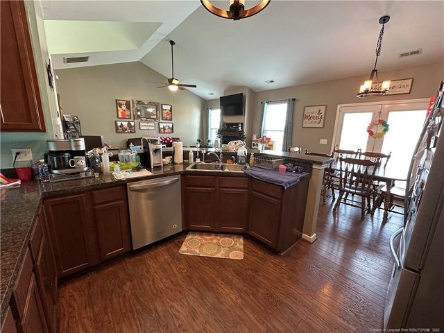 2784 Sivertsen Road, Autryville, NC 28318