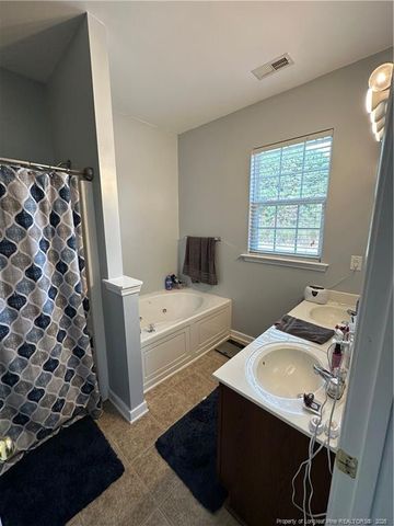 2784 Sivertsen Road, Autryville, NC 28318