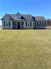 2784 Sivertsen Road, Autryville, NC 28318