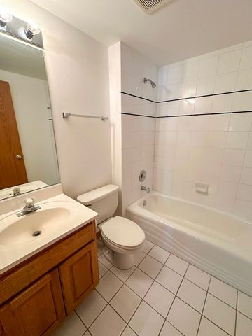4700 N Harlem Avenue 306, Harwood Heights, IL 60706
