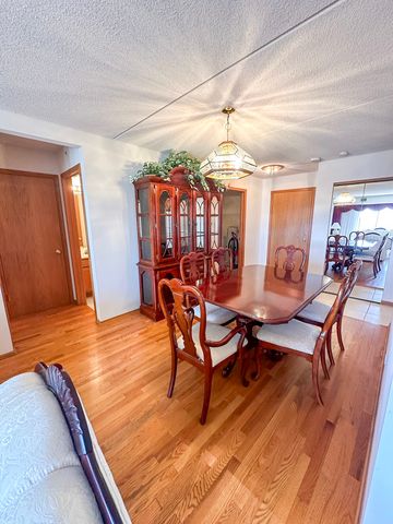 4700 N Harlem Avenue 306, Harwood Heights, IL 60706