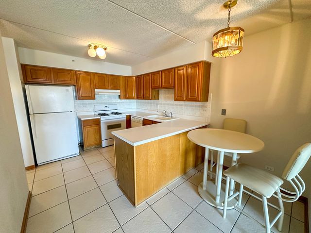 4700 N Harlem Avenue 306, Harwood Heights, IL 60706