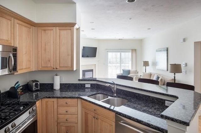 1104 Davenport Ave 1104, Canton, MA 02021