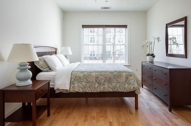 1104 Davenport Ave 1104, Canton, MA 02021