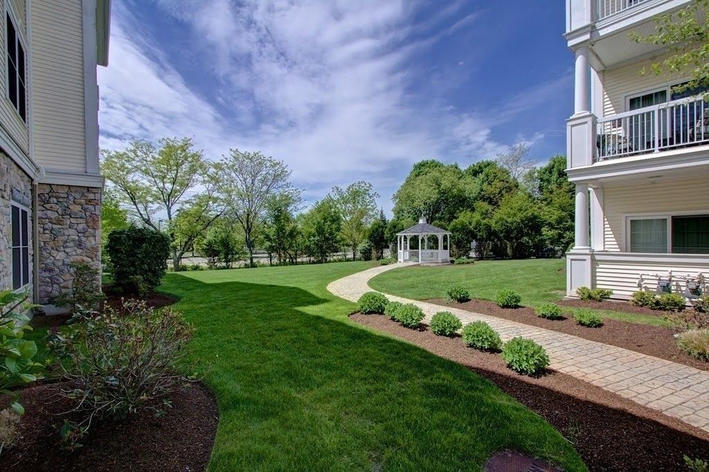 1104 Davenport Ave 1104, Canton, MA 02021
