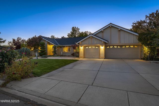 15 Carefree Place, Sparks, NV 89441