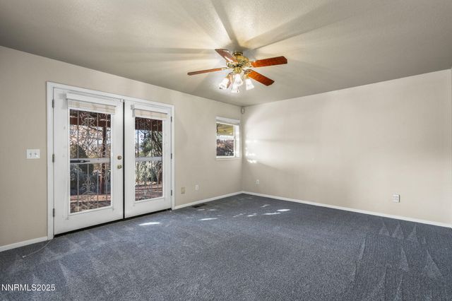 15 Carefree Place, Sparks, NV 89441