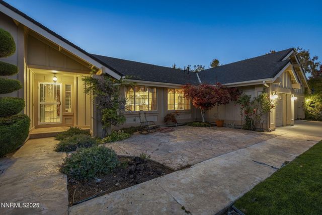 15 Carefree Place, Sparks, NV 89441