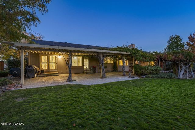 15 Carefree Place, Sparks, NV 89441