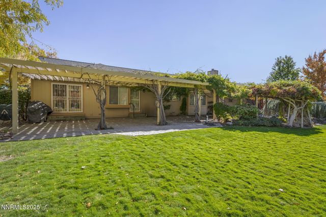 15 Carefree Place, Sparks, NV 89441