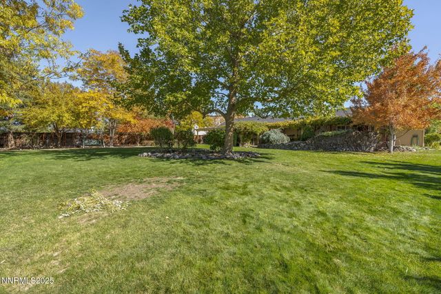 15 Carefree Place, Sparks, NV 89441