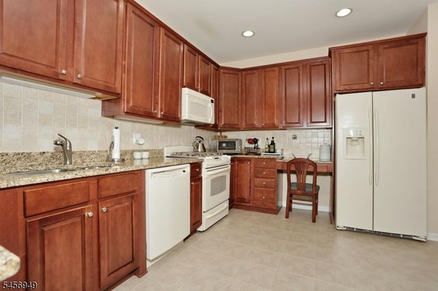 5111 Warrens Way 11, Wanaque Boro, NJ 07465