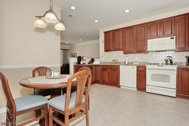5111 Warrens Way 11, Wanaque Boro, NJ 07465