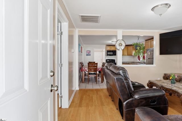 211 Buncombe Street, Greer, SC 29650