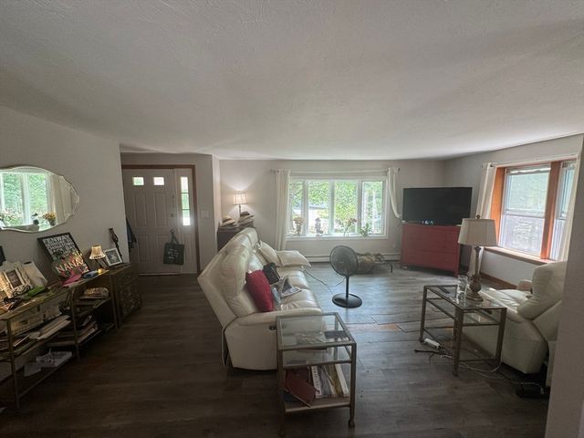 75 Donna Dr, Plymouth, MA 02360