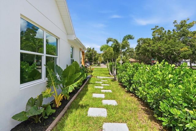 4847 DR MARTIN LUTHER KING JR STREET N, St Petersburg, FL 33703