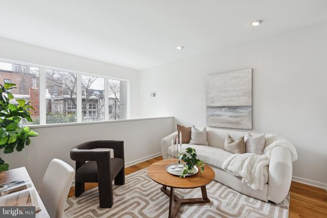 2414 PINE ST, Philadelphia, PA 19103