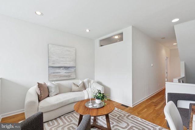 2414 PINE ST, Philadelphia, PA 19103