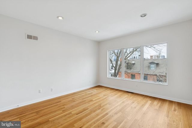 2414 PINE ST, Philadelphia, PA 19103