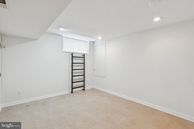 2414 PINE ST, Philadelphia, PA 19103