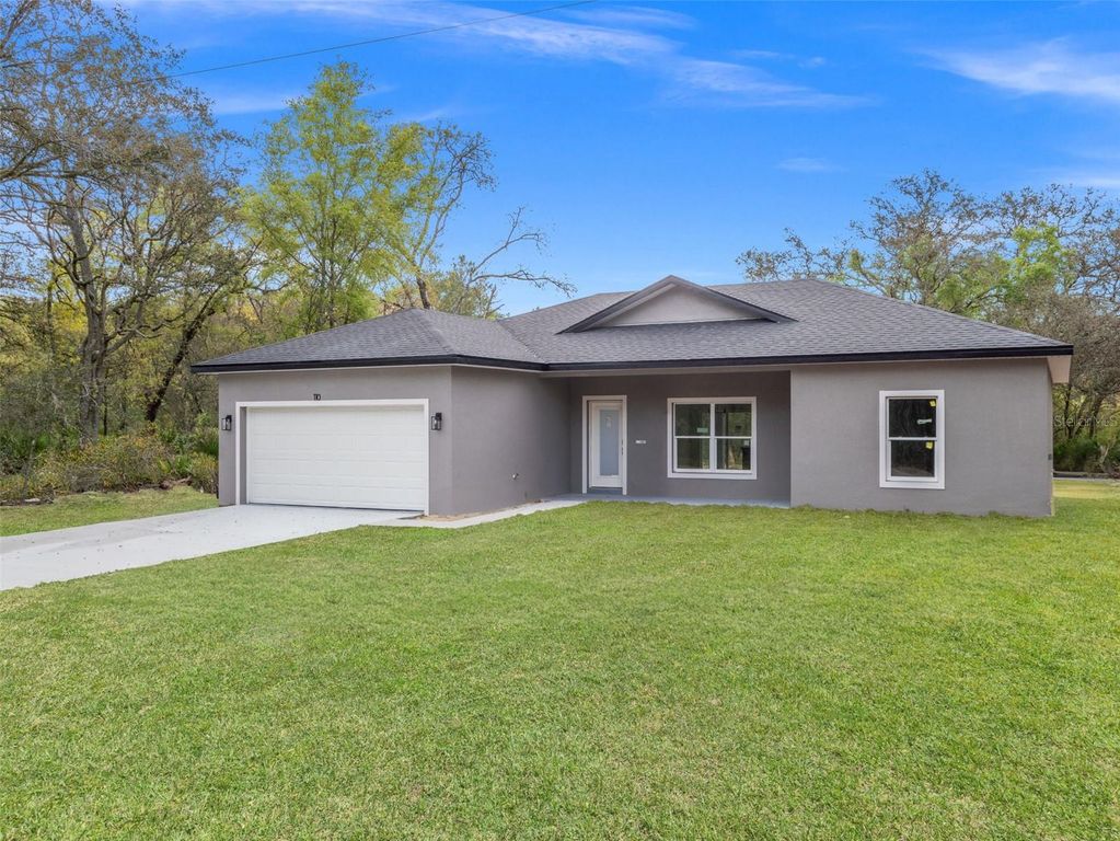 110 GUAVA PLACE DRIVE, Ocklawaha, FL 32179