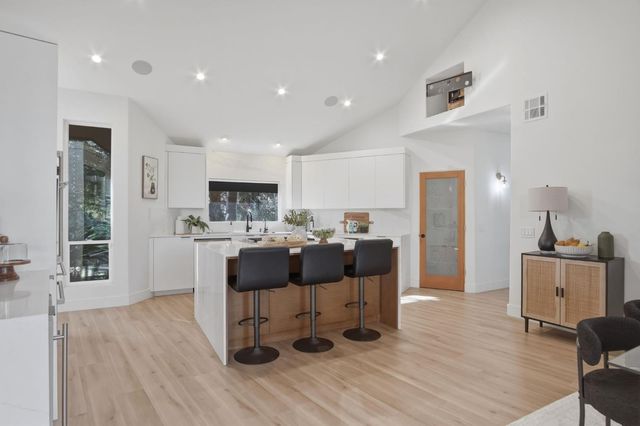 9313 N Hills Ct, Oakdale, CA 95361