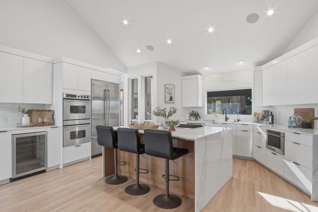 9313 N Hills Ct, Oakdale, CA 95361