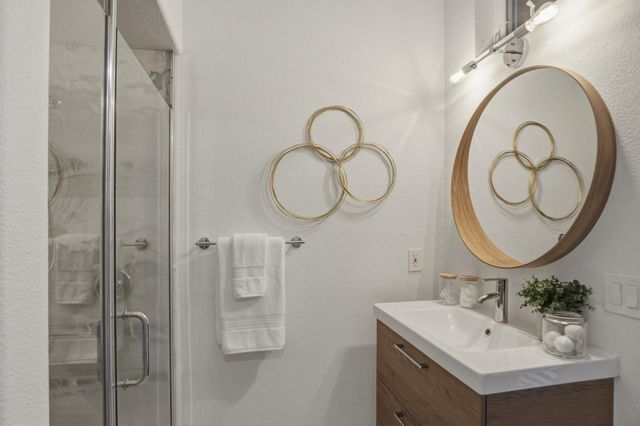 9313 N Hills Ct, Oakdale, CA 95361