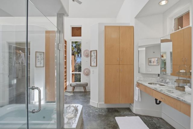 9313 N Hills Ct, Oakdale, CA 95361