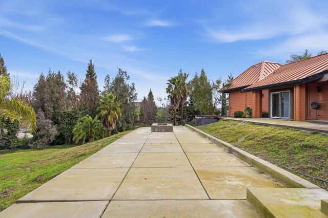 9313 N Hills Ct, Oakdale, CA 95361