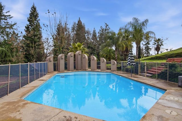 9313 N Hills Ct, Oakdale, CA 95361