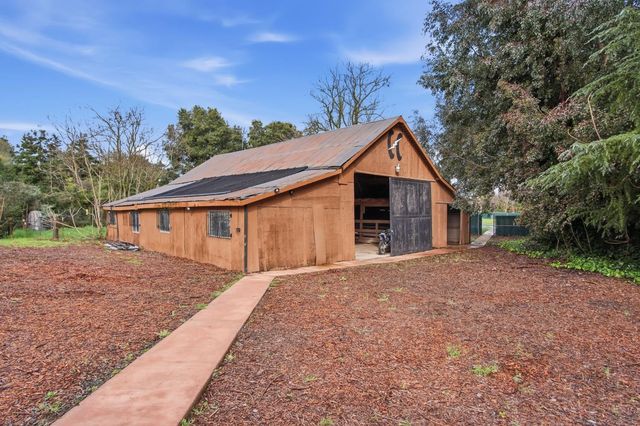 9313 N Hills Ct, Oakdale, CA 95361